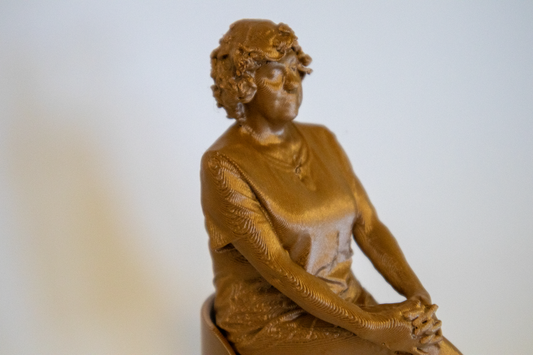 ser-querido-miniatura-escala-mk11-bronce-4.png