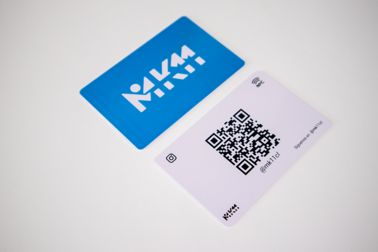 tarjeta-acrilica-nfc-qr-mk11-4.png